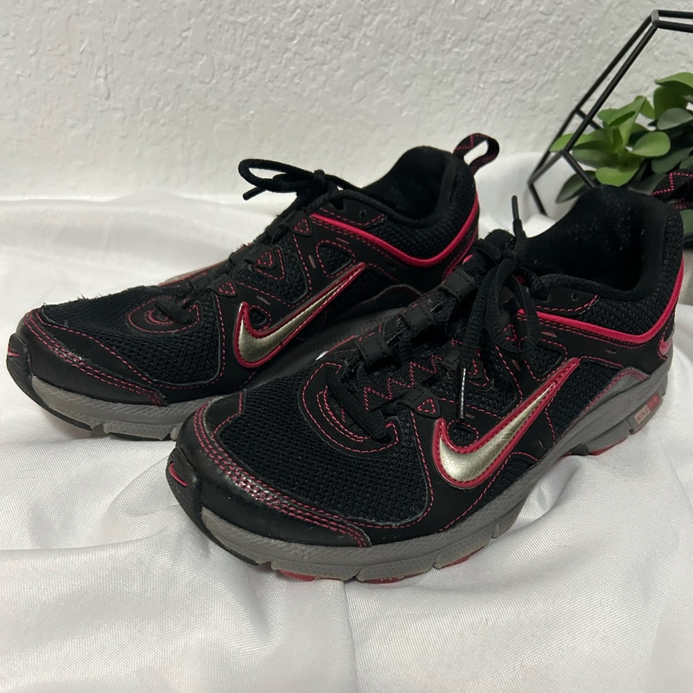 ❤️SOLD❤️ NIKE AIR women’s sneakers size 7
